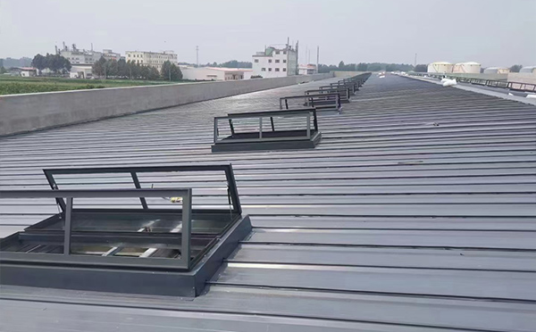 某中学室内体育馆成县排烟窗改造项目