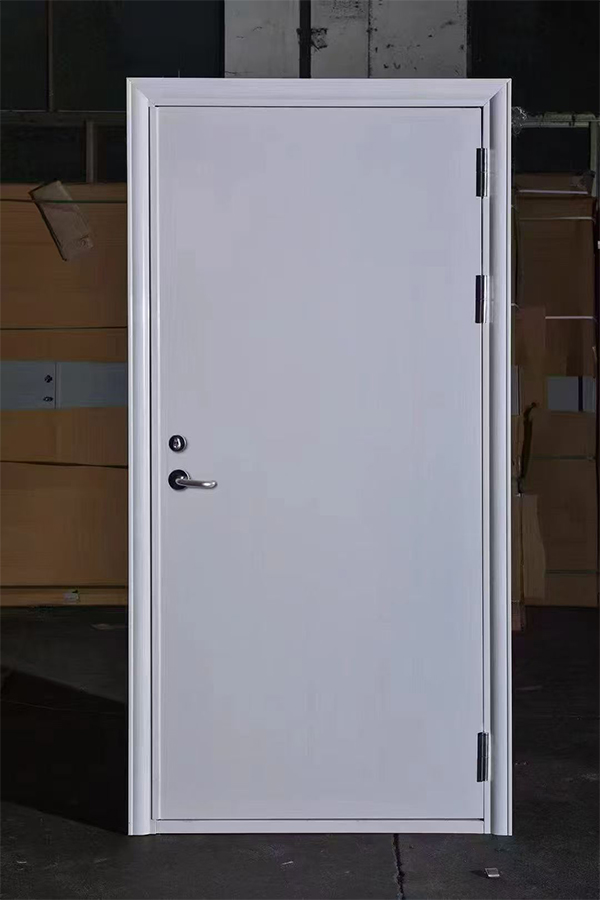 社区活动中心加装成县防火门保障居民安全